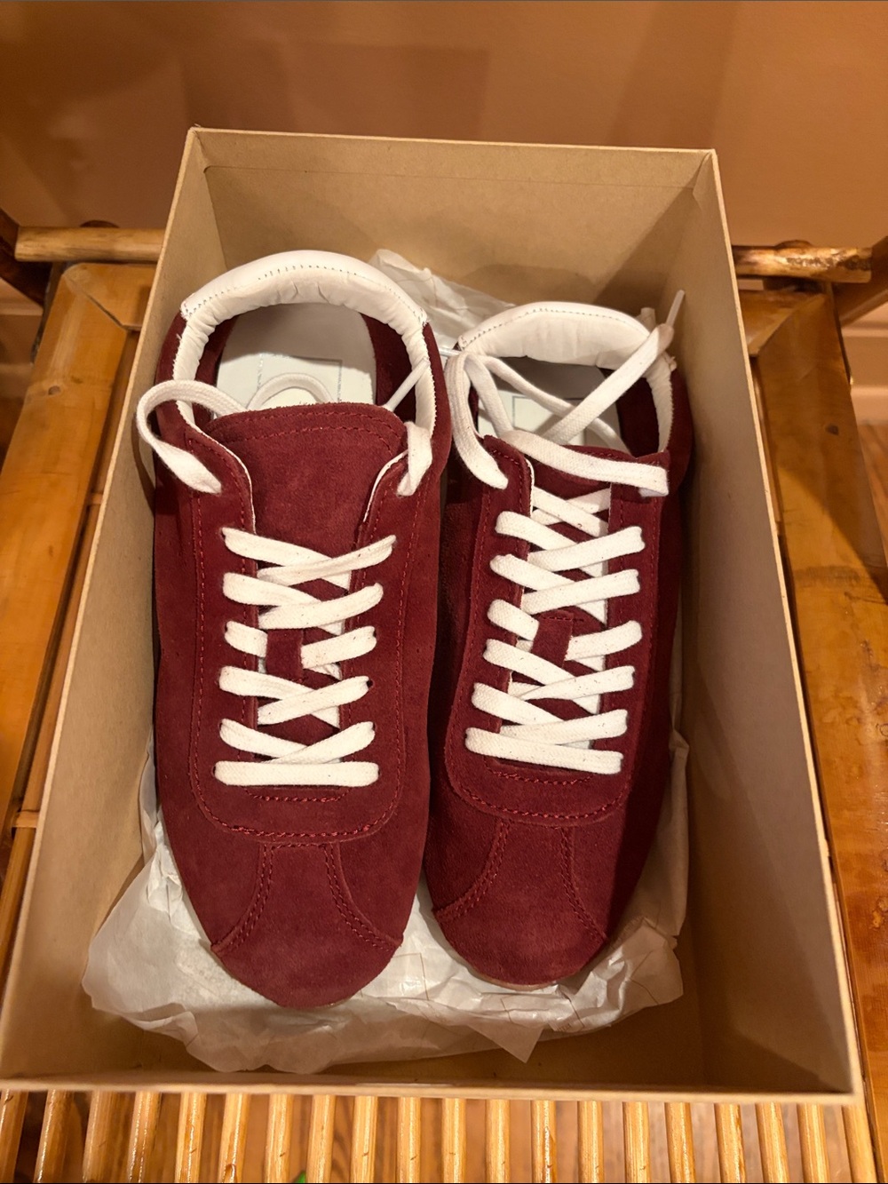 NWT NIB Dolce Vita Serina Sneakers burgundy suede size 7 - Picture 3 of 4